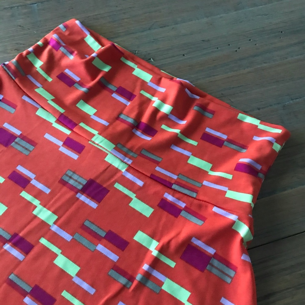 LuLaRoe XS Azure skirt- orange & rectangle pattern - Picture 3 of 13